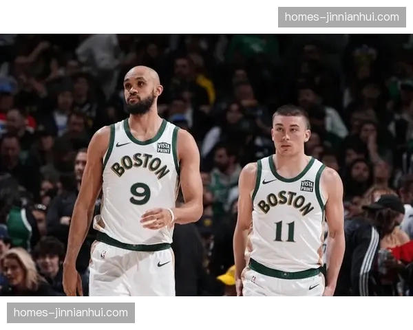 凯尔特人怀特控球组织责任分担，后场轮换更均衡